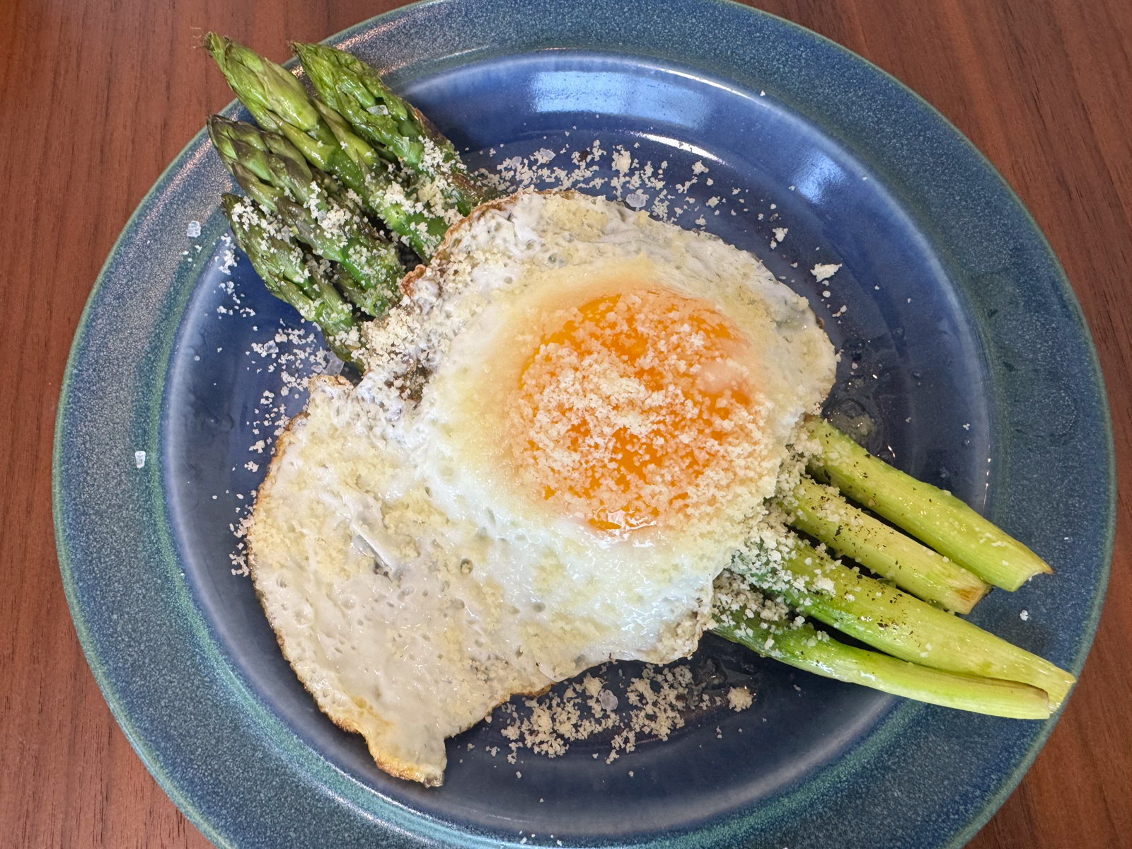 アスパラガスのビスマルク風